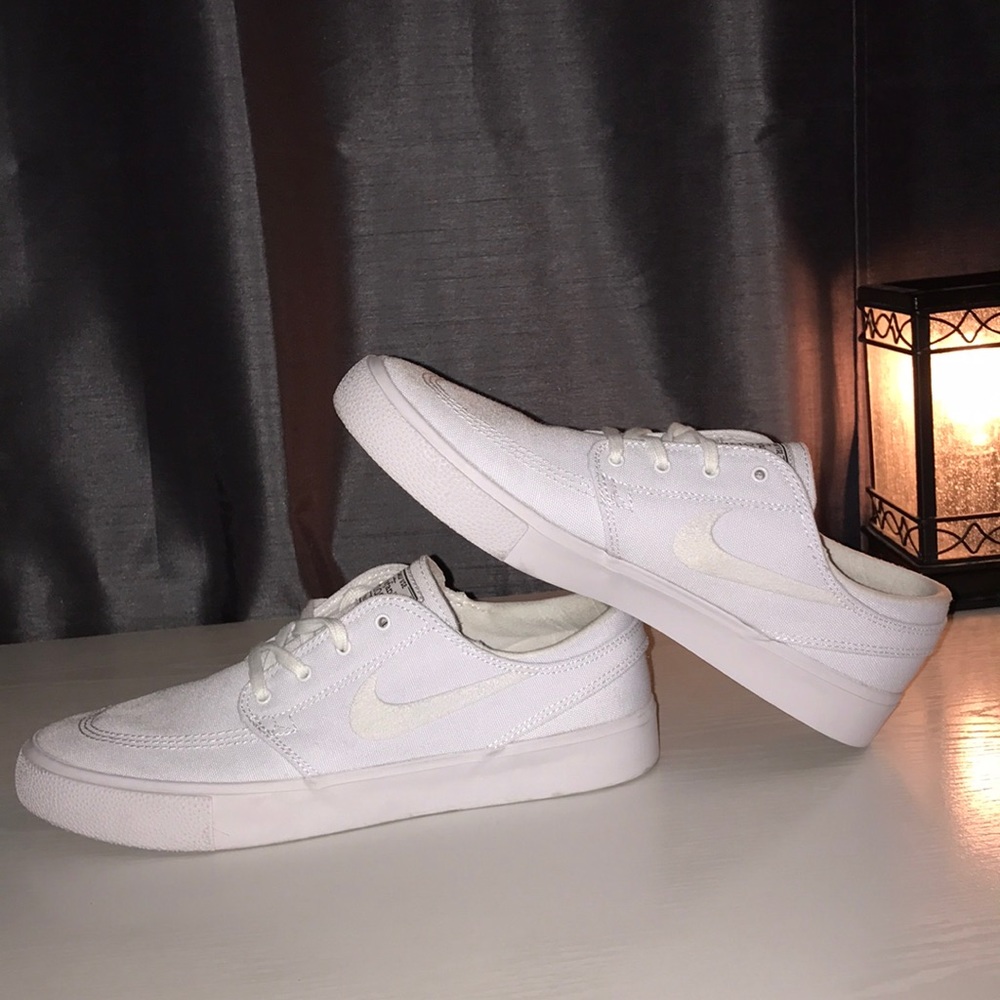 Shoes - Picture 5 of 5